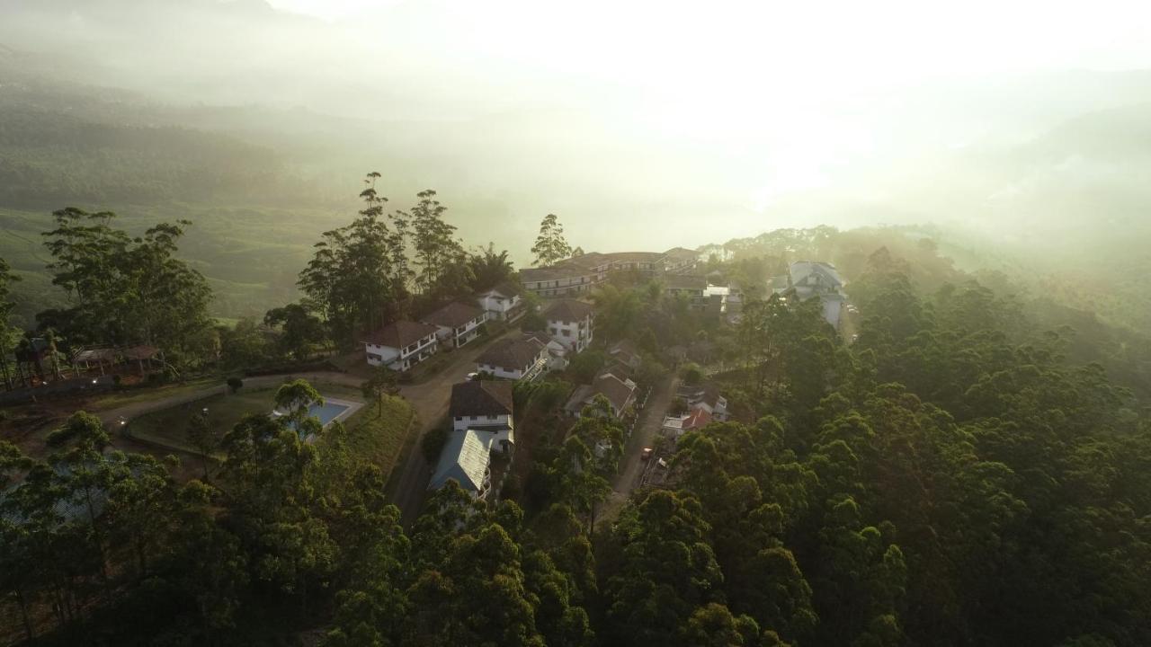 Chancellor Resort Мунар Екстериор снимка